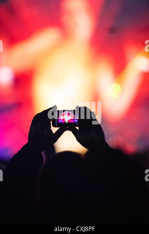 La folla all'Eden sessioni al Progetto Eden in Cornovaglia Foto Stock