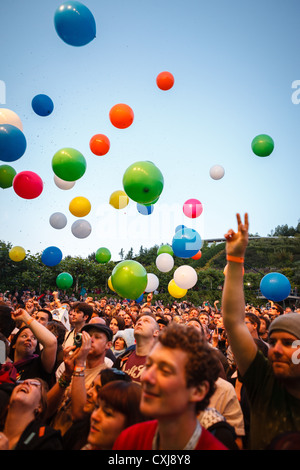 La folla all'Eden sessioni al Progetto Eden in Cornovaglia Foto Stock