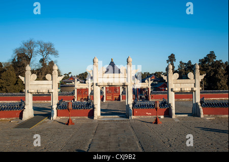 Le antiche porte di pietra nel Tempio del Paradiso Foto Stock