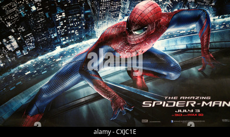 Poster pubblicitario su cartellone per il film statunitense del 2012 The Amazing Spider-Man Spiderman Londra Inghilterra Regno Unito Foto Stock