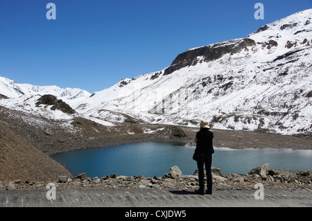 Suraj tal lago, paesaggio vicino patseo, manali-leh autostrada, lahaul e spiti, Himachal Pradesh, India Foto Stock