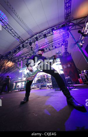 Pendolo sul palco dell'Eden sessioni al Progetto Eden, Cornwall nel 2011 Foto Stock