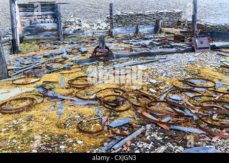 Resti di magazzino sul isola di Beechey in alta Canadese Artico, costruito nella speranza perduta spedizione Franklin gli uomini potessero trovare Foto Stock