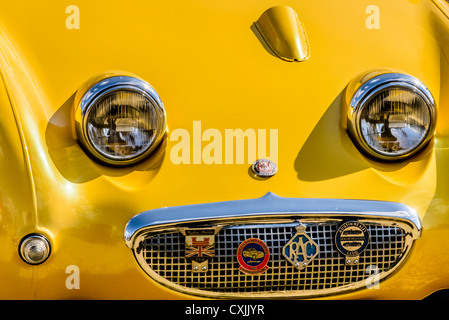 Austin Healey Frog Eye Sprite, colore giallo brillante Foto Stock