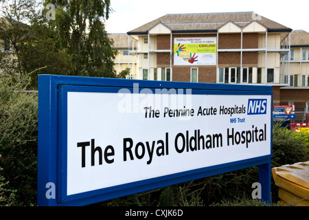 Ingresso principale al Royal Hospital di Oldham, Oldham, Greater Manchester, Inghilterra, Regno Unito Foto Stock