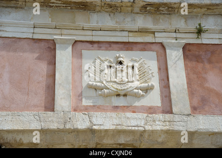 Stemma sul cancello di ingresso a Paleo Frourio (Vecchia Fortezza), Corfu, CORFU, CORFU, ISOLE IONIE, Grecia Foto Stock
