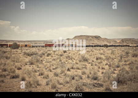 Treno merci, Route 66, Nuovo Messico, STATI UNITI D'AMERICA Foto Stock