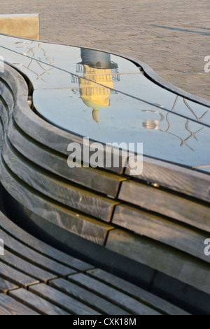 Panca con mirroring Foto Stock