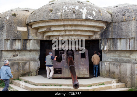 Longues-sur-Mer pistola parte della batteria dell'asse Atlantic Wall, Normandia, Francia Foto Stock