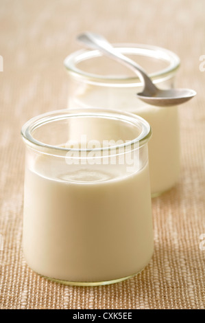 Yogurt bianco Foto Stock