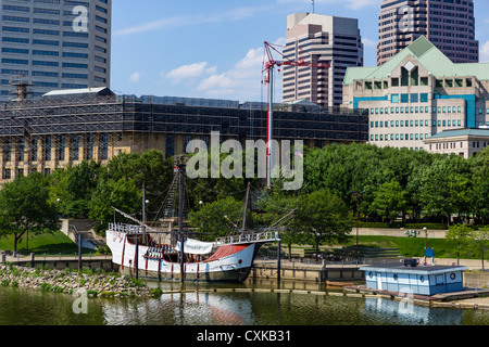 Replica di Cristoforo Colombo la nave di 'Santa Maria' sul Scioto River, Columbus, Ohio, Stati Uniti d'America Foto Stock