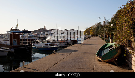 Le strade della città vecchia, Budva, Montenegro Foto Stock