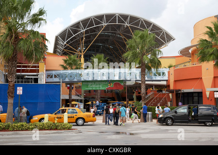 Il Dolphin Mall shopping center in Miami Florida usa Foto Stock