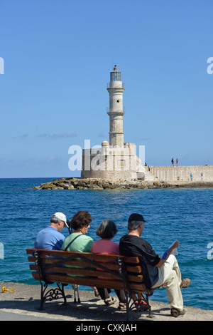 Vecchio faro di ingresso al porto veneziano, Chania, Canea, Creta, Grecia Foto Stock