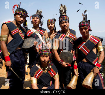 Il Mizoram, uno stato nel Nordest dell India, è la patria di molte tribù. Questo ritratto di vetrine tradizionali costumi tribali. Foto Stock