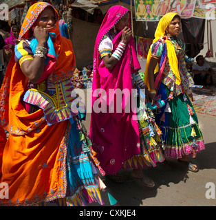 La tribù Garasia sono squisiti prodotti tessili e gioielli di tradizioni e di modelli unici di vivere, trovata nel Rajasthan, India Foto Stock