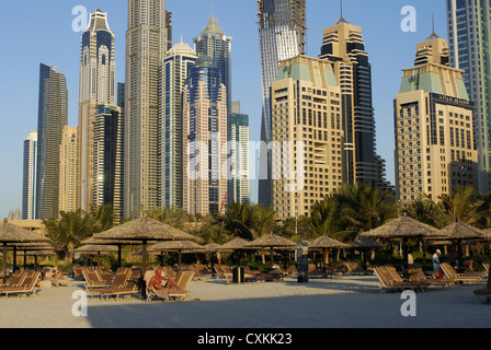 Skyline di Dubai, Le Royal Meridien Hotel, il Palm, Dubai, Emirati Arabi Uniti, Emirati arabi uniti, Golfo Persico, la Penisola Arabica, in Asia. Foto Stock