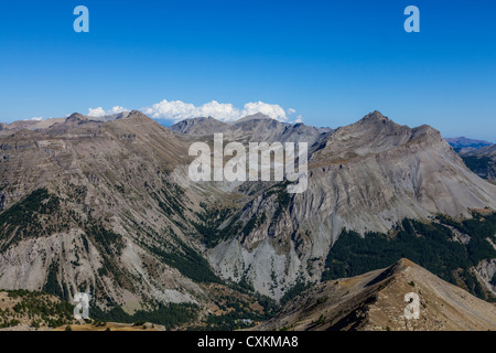 Impressionante alta altitudine paesaggio situato nel sud delle Alpi francesi. Foto Stock