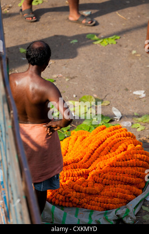 Al Malik Ghat il mercato dei fiori in Kolkata Foto Stock