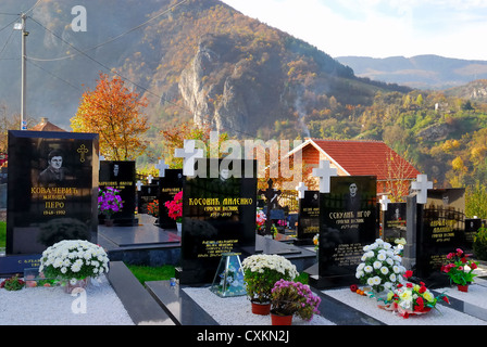 La Bosnia ed Erzegovina, Visegrad, serbo il Cimitero di guerra. Foto Stock