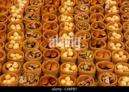 Il baklava turca e delizie turche Foto Stock
