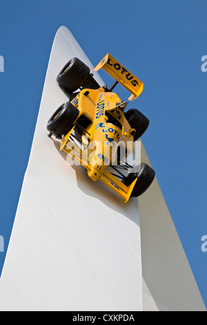 Scultore Gerry Giuda progettato sessantesimo anniversario Lotus display a 2012 Goodwood Festival of Speed, Sussex, Regno Unito. Foto Stock