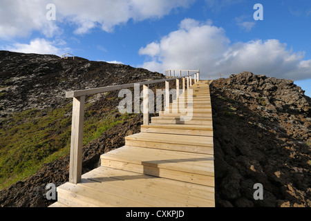 Scale e il percorso, Grabrok, Borgarnes, Varmaland, Islanda Foto Stock