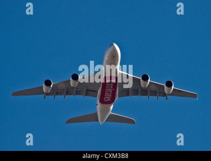 Emirates Airbus A380, l'aeroporto di Gatwick, Sussex, Inghilterra Foto Stock