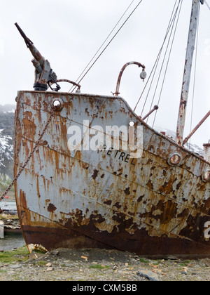 Un abbandonati nave baleniera, Petrel, di Grytviken, Isola Georgia del Sud. Foto Stock