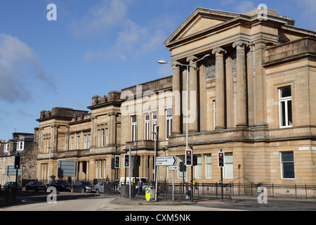 Paisley Sheriff Court and Justice of the Peace Court Building on St James' Street, Paisley, Renfrewshire, Scotland, UK Foto Stock