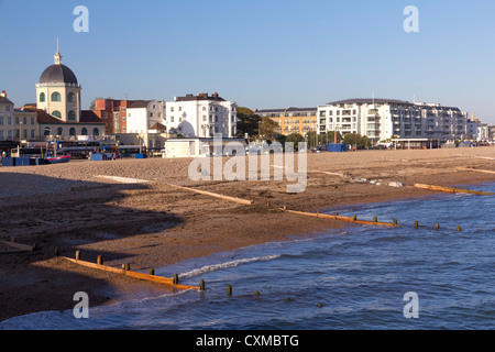 Spiaggia a Worthing West Sussex England Regno Unito Foto Stock