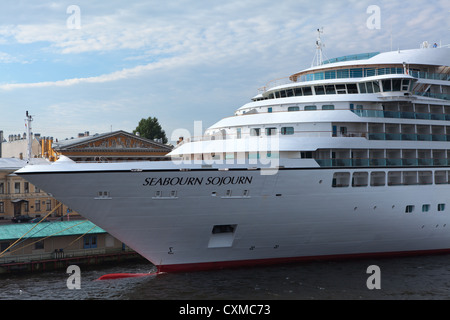 La Seabourn soggiorno sulla nave San Pietroburgo inglese embankment galleggiante su circa agosto, 2012 a San Pietroburgo, Russia Foto Stock