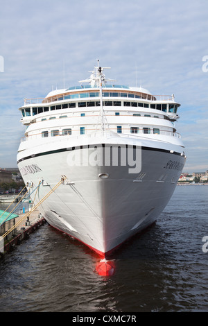 La Seabourn soggiorno sulla nave San Pietroburgo inglese embankment galleggiante su circa agosto, 2012 a San Pietroburgo, Russia Foto Stock