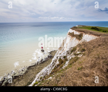 Visualizza in basso su Beachy Head Lighthouse vicino a Eastbourne East Sussex, England Regno Unito Foto Stock