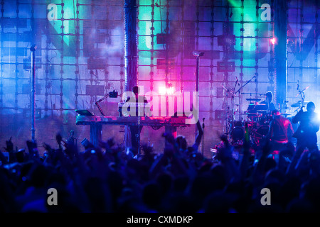 Pendolo sul palco dell'Eden sessioni al Progetto Eden, Cornwall nel 2011 Foto Stock