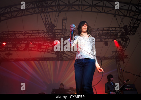 Primal Scream sul palco dell'Eden sessioni al Progetto Eden, Cornwall nel 2011 Foto Stock