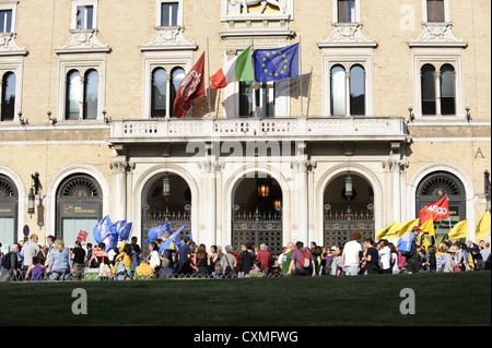 I manifestanti a Roma, Italia Foto Stock