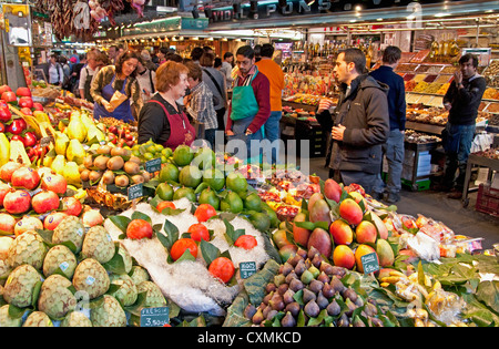 Barcellona il Mercat de Sant Josep de la Boqueria mercato pubblico centrale vicino a Las Ramblas Foto Stock