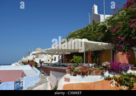 Il ristorante terrazza in Oia - Santorini, Cicladi Sud Egeo Regione, Grecia Foto Stock
