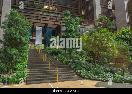 New York, NY, STATI UNITI D'AMERICA, la Foundation di Ford edificio, giardino interno, Midtown Manhattan Foto Stock