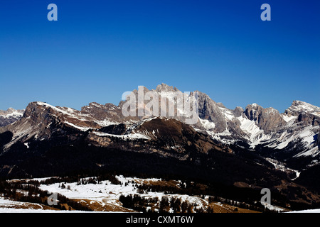 Piz Sella Ciampinoi ski area le Odle Geislerspitzen Pitla Fermeda Gran Fermeda in background a Selva di Val Gardena Italia Foto Stock