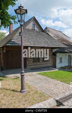 Xix secolo case di legno in Lanckorona, Polonia. Foto Stock