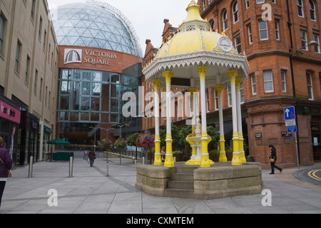 Belfast Irlanda del Nord Jaffe Fontana in Victoria Square monumento a Daniel Joseph Jaffe 1874 Foto Stock