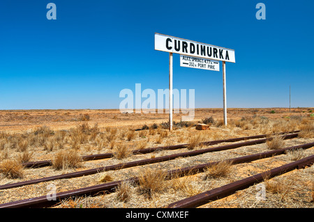 Segno della vecchia stazione ferroviaria di Ghan Curdimurka. Foto Stock