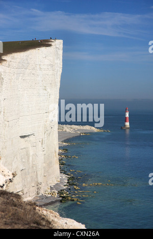 Chalk scogliere di Beachy Head e Lighthouse vicino a Eastbourne, East Sussex England Foto Stock