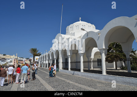 Cattedrale Chiesa della Candelora, Gold Street, Firá, SANTORINI, CICLADI Sud Egeo Regione, Grecia Foto Stock