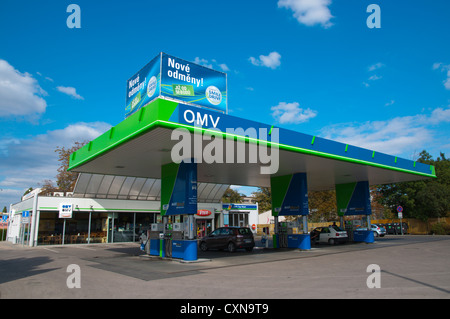 Benzina OMV gas service stazione di riempimento Zizkov quartiere Praga Repubblica Ceca Europa Foto Stock