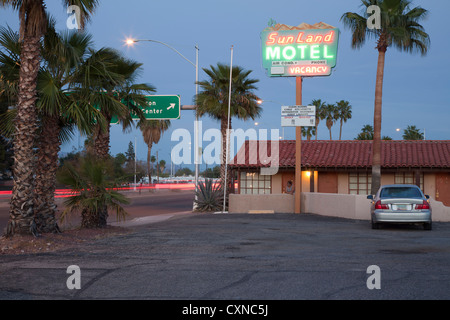 Motel cartelli lungo il vecchio Miracle Mile, Tucson, Arizona. Foto Stock