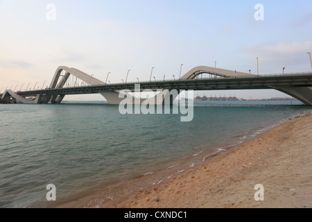 Sheikh Zayed Bridge di Abu Dhabi, Emirati Arabi Uniti Foto Stock