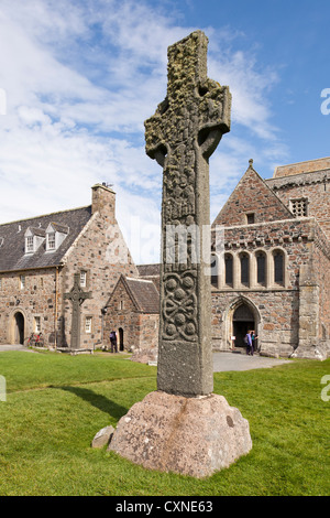 St Martins cross databili tra la fine dell'ottavo secolo all Abbazia di Iona Iona, off The Isle of Mull, Ebridi Interne, Scotland, Regno Unito Foto Stock